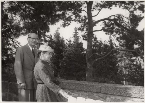 Urho ja Sylvi Kekkonen Kultarannassa kesällä 1956